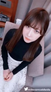 髮型很像好媳妇类型邻家小妹房内自慰三连拍 2